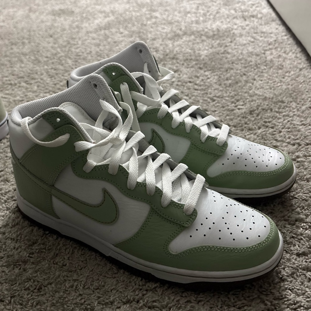 Nike hightop dunks